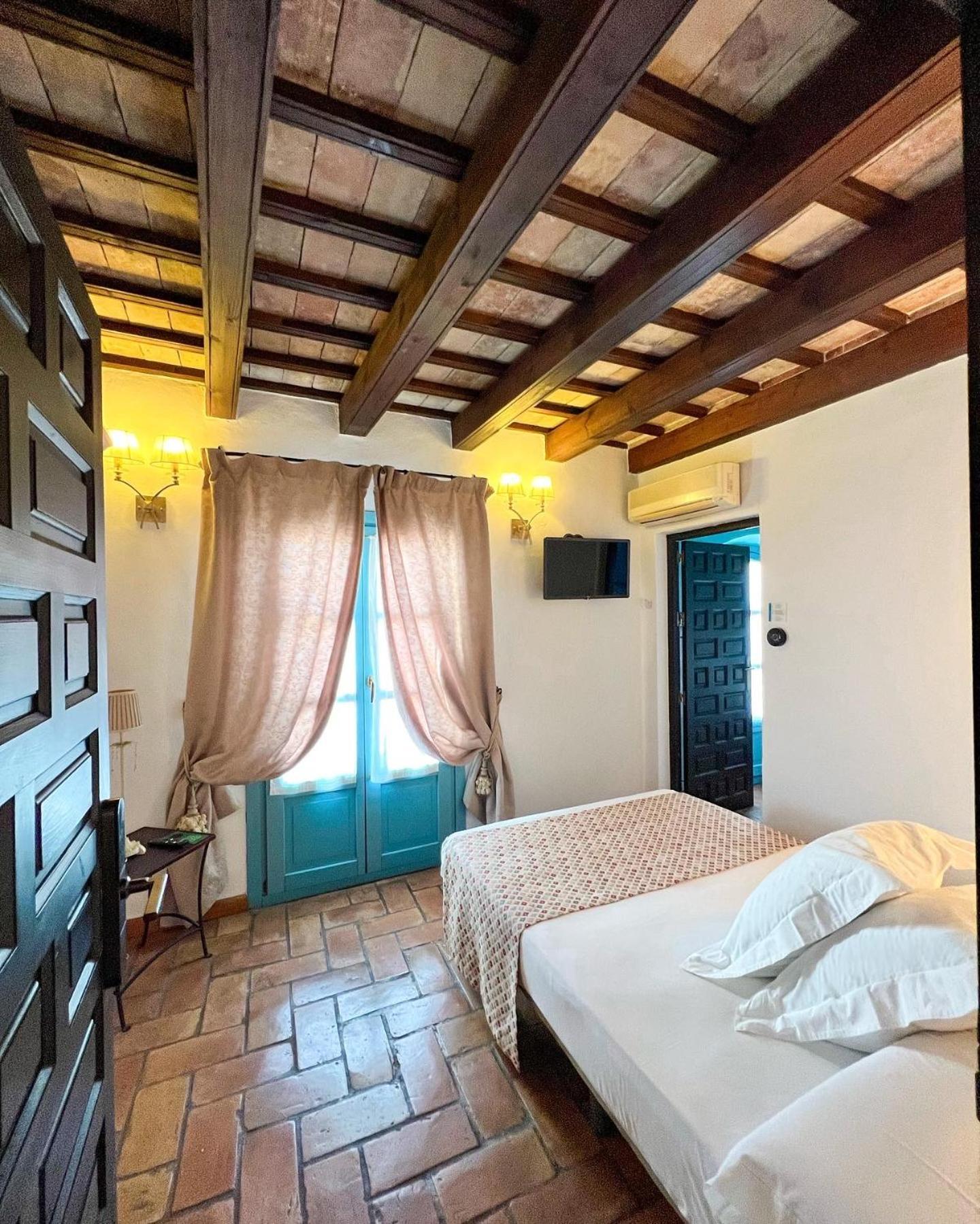 Hostal Servilia كارمونا المظهر الخارجي الصورة