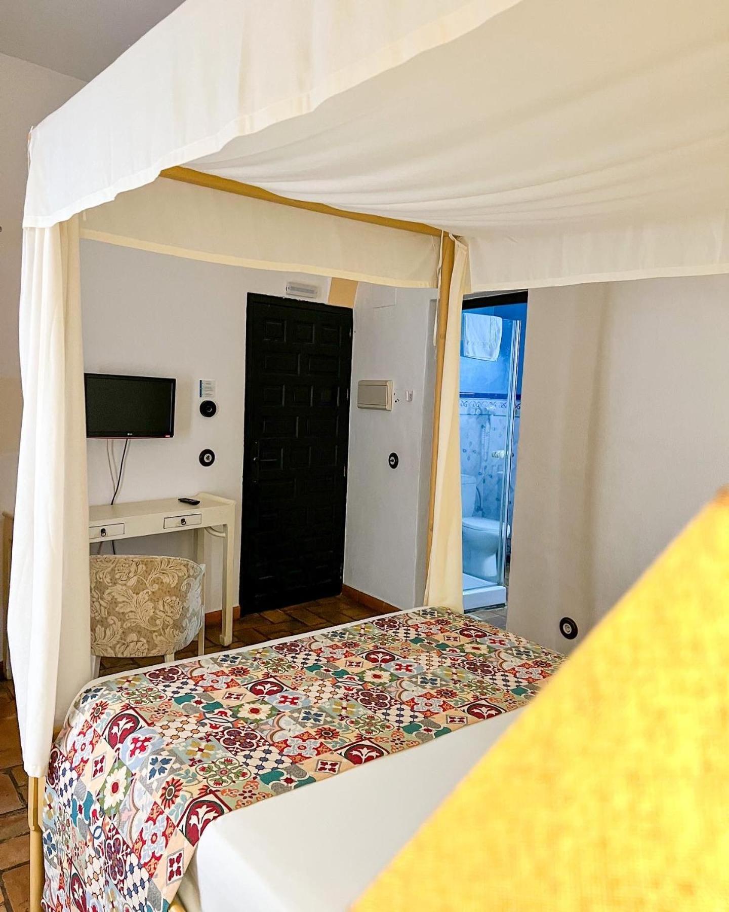 Hostal Servilia كارمونا المظهر الخارجي الصورة