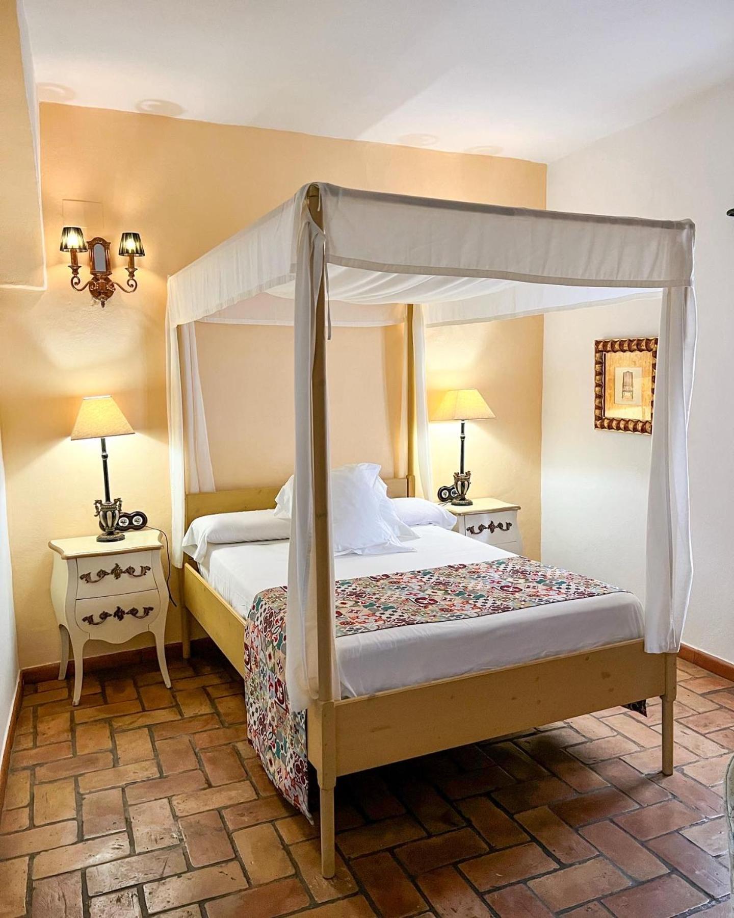 Hostal Servilia كارمونا المظهر الخارجي الصورة